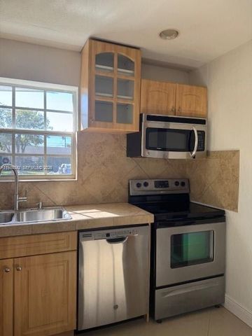 7625 Shalimar St, Miramar, FL 33023