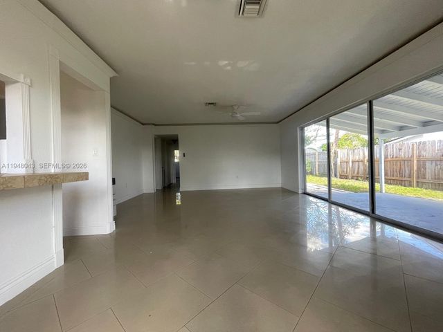 7625 Shalimar St, Miramar, FL 33023