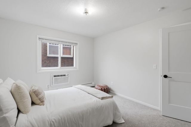 2616 Harriet Avenue 204, Minneapolis, MN 55408