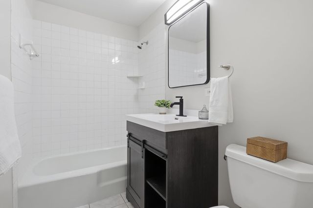 2616 Harriet Avenue 204, Minneapolis, MN 55408