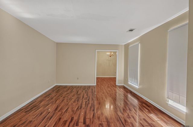 1536 Cora Dr, Baton Rouge, LA 70815