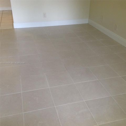 16246 Laurel Dr 104, Weston, FL 33326