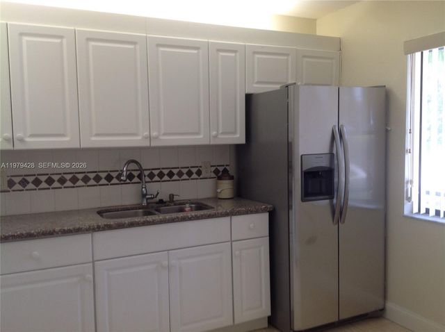 16246 Laurel Dr 104, Weston, FL 33326