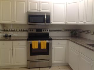 16246 Laurel Dr 104, Weston, FL 33326