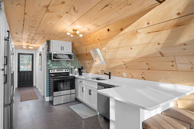 389 Harper Rd, Clarksville, TN 37043