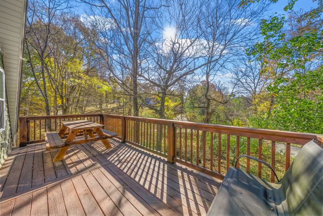 389 Harper Rd, Clarksville, TN 37043
