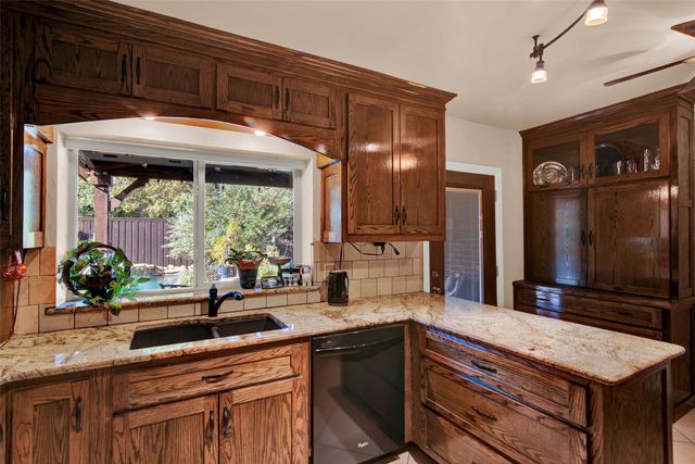 2105 Lavaca Trail, Carrollton, TX 75010