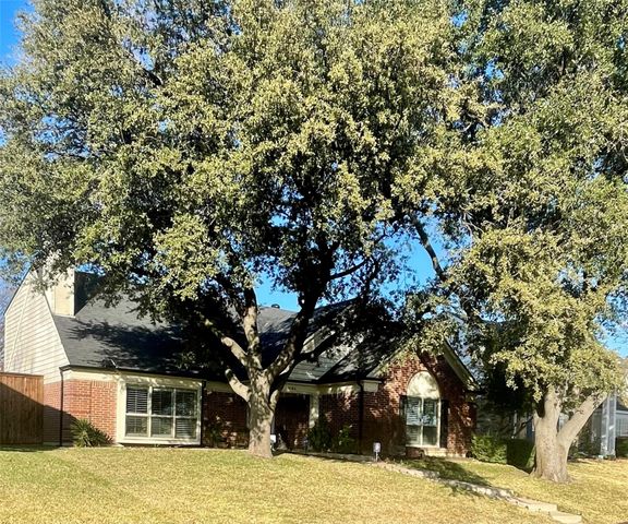 2105 Lavaca Trail, Carrollton, TX 75010