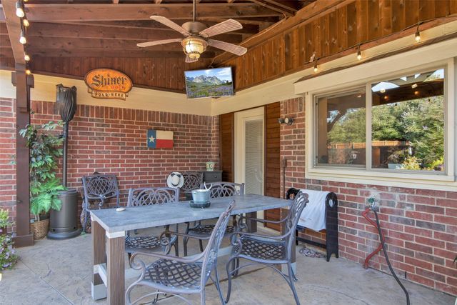 2105 Lavaca Trail, Carrollton, TX 75010