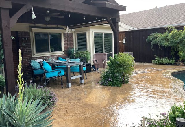 2105 Lavaca Trail, Carrollton, TX 75010