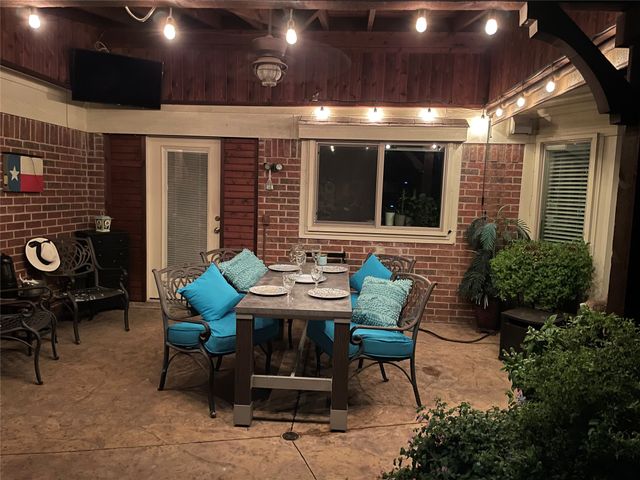 2105 Lavaca Trail, Carrollton, TX 75010