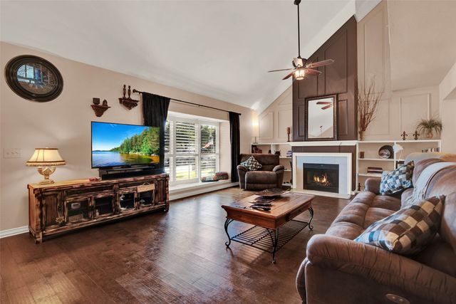 2105 Lavaca Trail, Carrollton, TX 75010