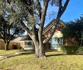 2105 Lavaca Trail, Carrollton, TX 75010