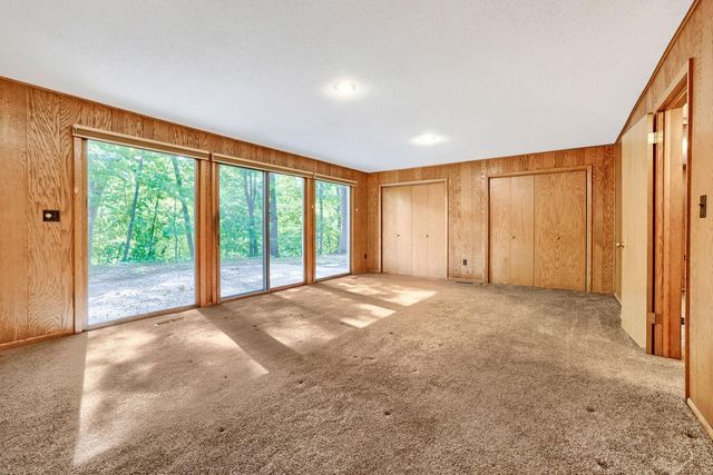 1200 Falls View Court, Mendota Heights, MN 55118