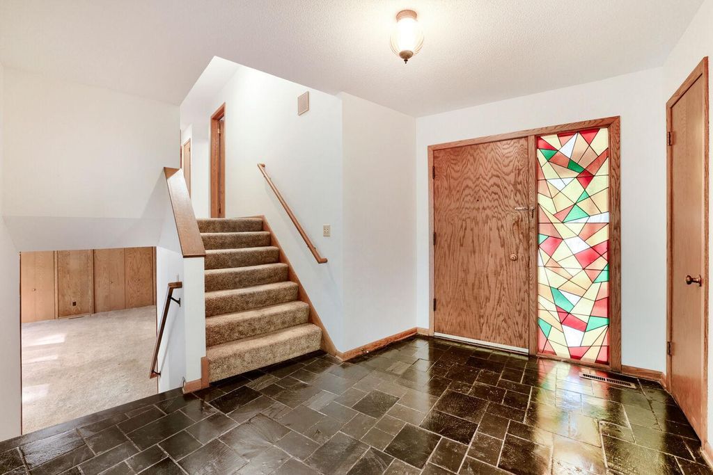 1200 Falls View Court, Mendota Heights, MN 55118 — photo 2