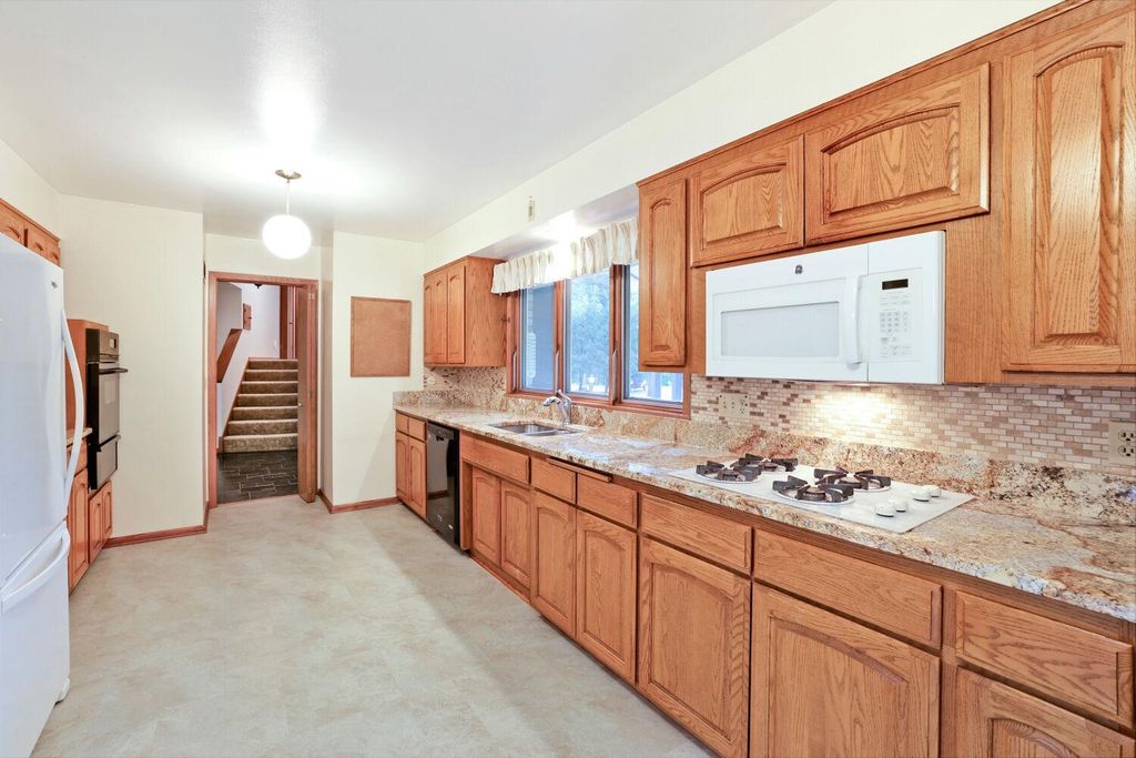 1200 Falls View Court, Mendota Heights, MN 55118 — photo 5