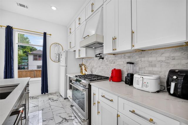 2208 Bleker Street, Houston, TX 77026