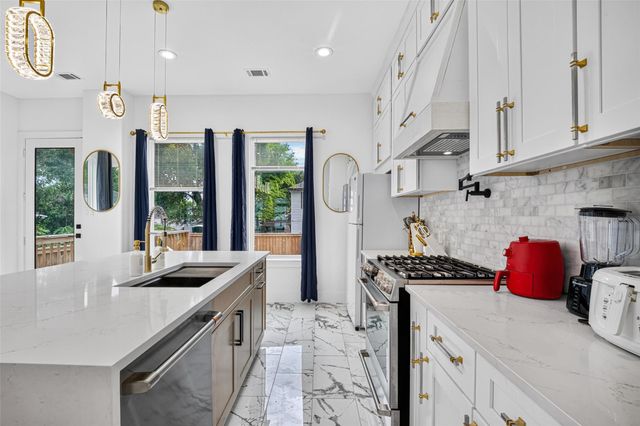 2208 Bleker Street, Houston, TX 77026