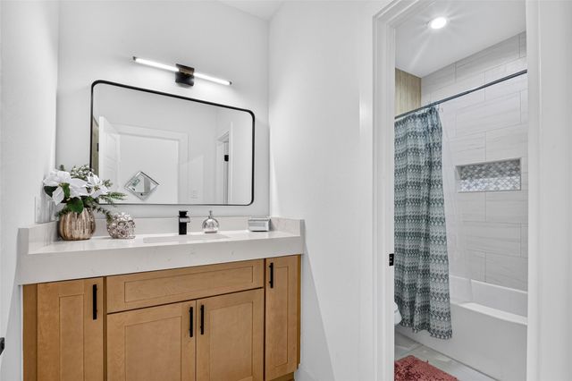 2208 Bleker Street, Houston, TX 77026