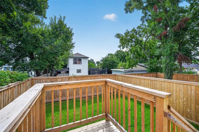 2208 Bleker Street, Houston, TX 77026