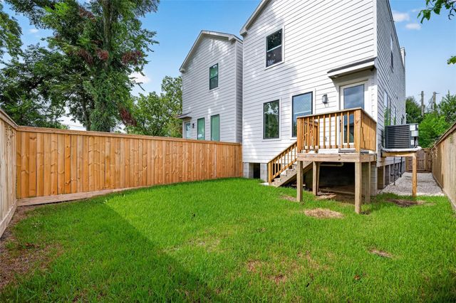 2208 Bleker Street, Houston, TX 77026