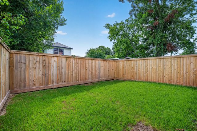 2208 Bleker Street, Houston, TX 77026