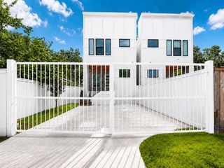 2208 Bleker Street, Houston, TX 77026