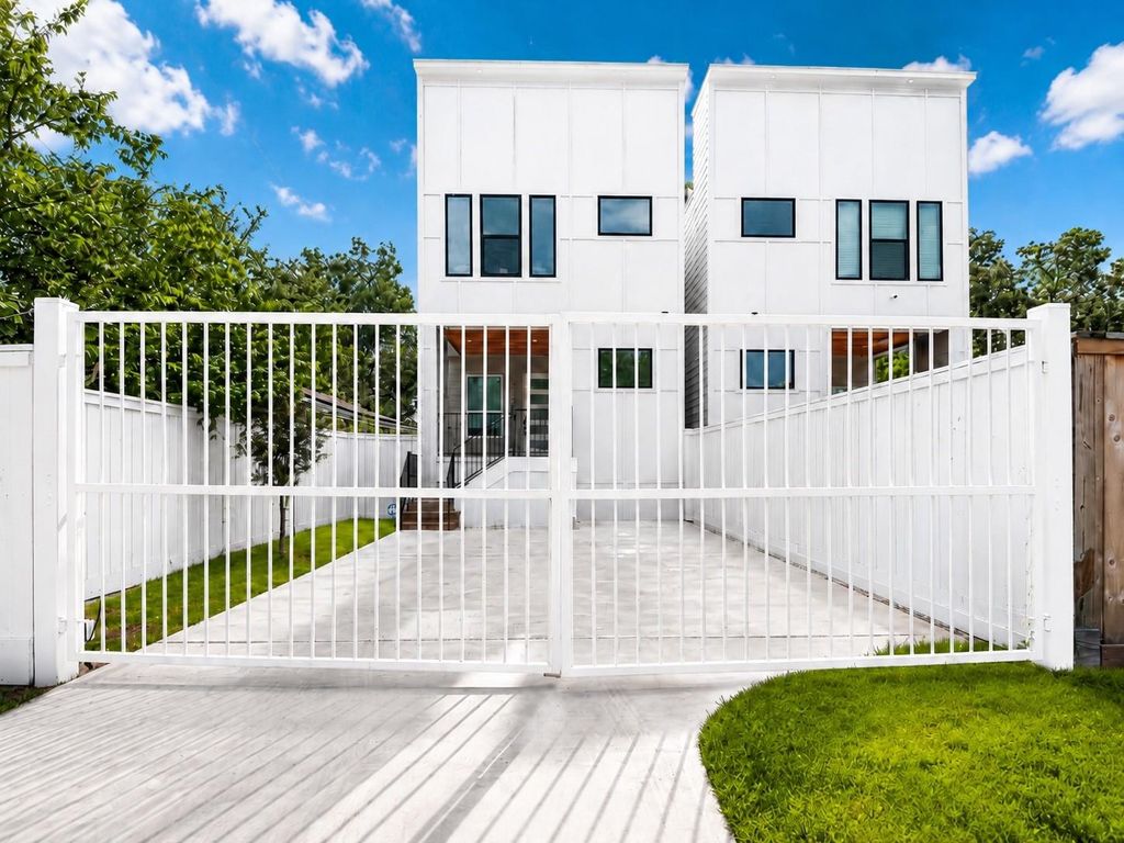 2208 Bleker Street, Houston, TX 77026