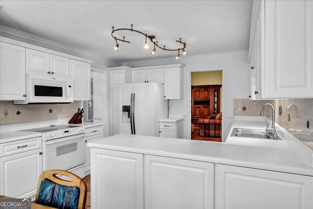 111 Red Oak Glen, Centerville, GA 31028