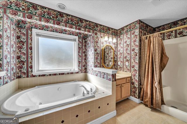 111 Red Oak Glen, Centerville, GA 31028