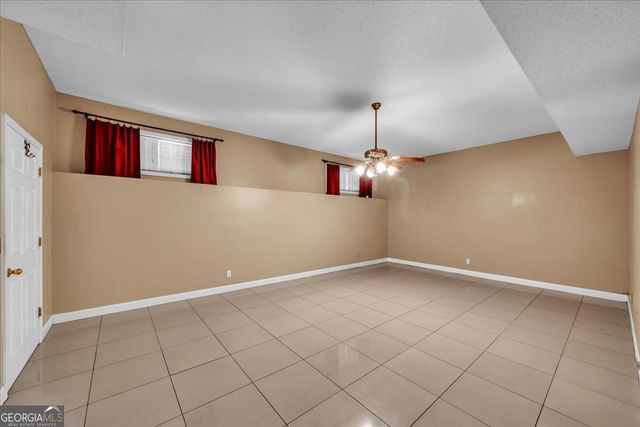 111 Red Oak Glen, Centerville, GA 31028