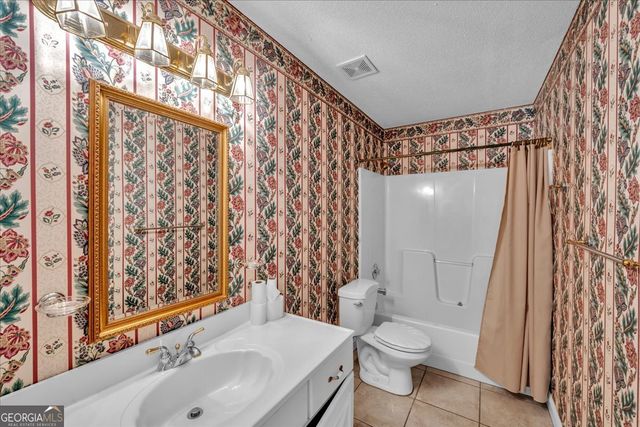 111 Red Oak Glen, Centerville, GA 31028