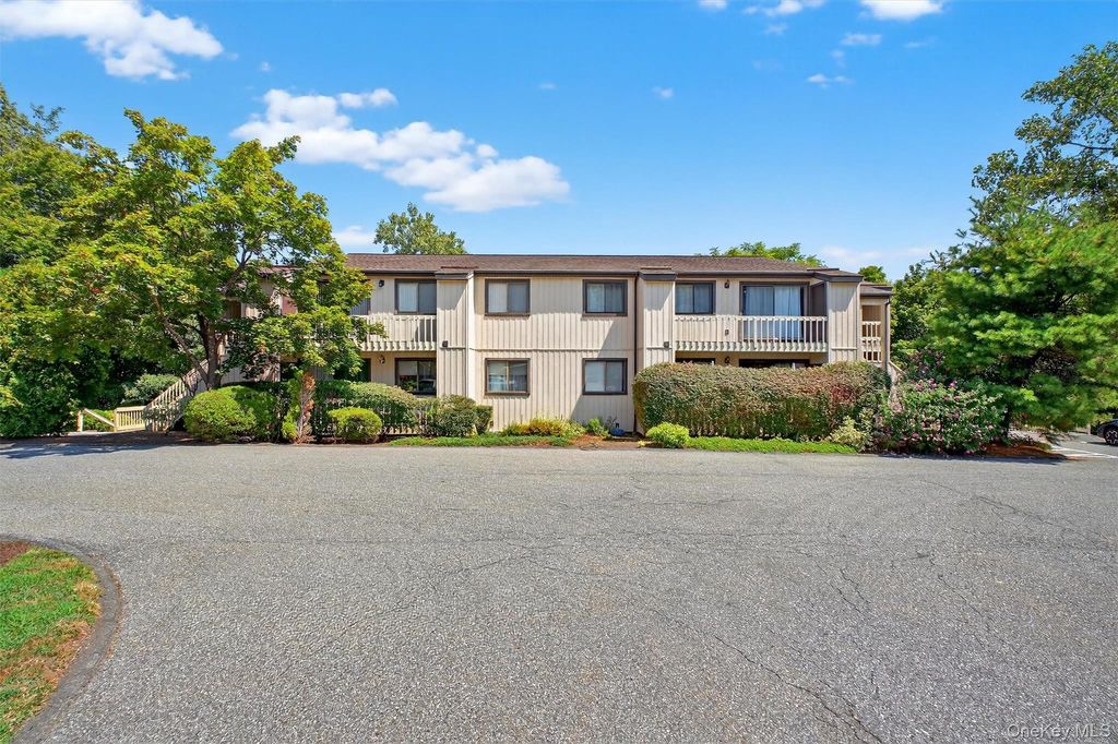26 Overlook Commons 26, Yorktown Heights, NY 10598