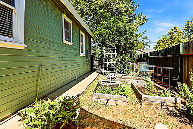 106 Summit St, Auburn, CA 95603