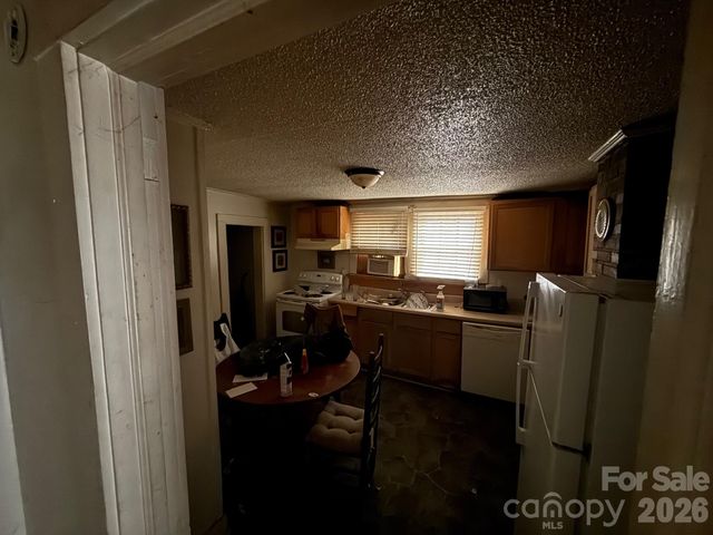 624 Blue Street, Troy, NC 27371