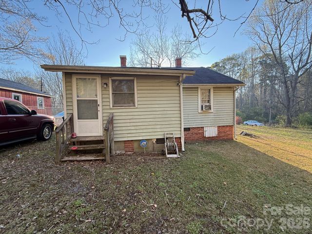 624 Blue Street, Troy, NC 27371