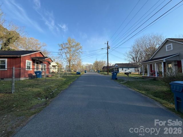 624 Blue Street, Troy, NC 27371