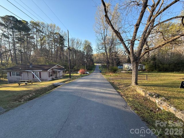 624 Blue Street, Troy, NC 27371