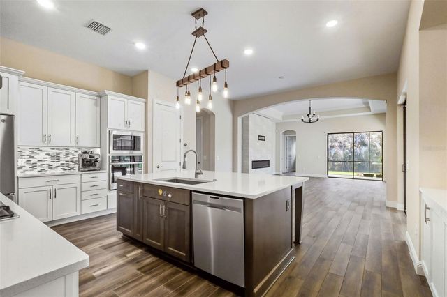 14907 TAVARES MILL AVENUE, Lithia, FL 33547