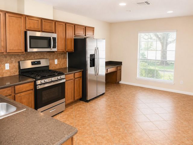 110 Rodeo Drive, Manvel, TX 77578