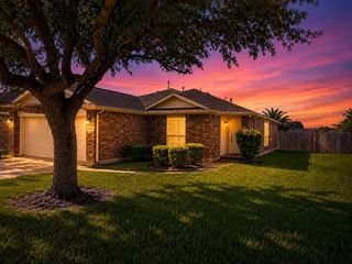 110 Rodeo Drive, Manvel, TX 77578