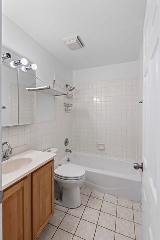 836 W Everett Road, Lake Forest, IL 60045