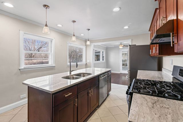 836 W Everett Road, Lake Forest, IL 60045