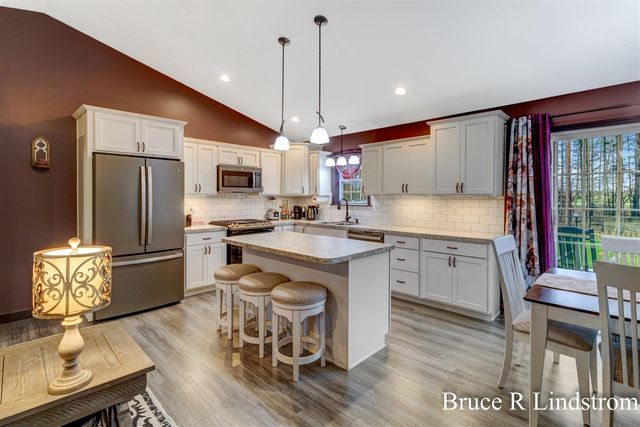 1157 Spruce Pointe Drive, Whitehall, MI 49461