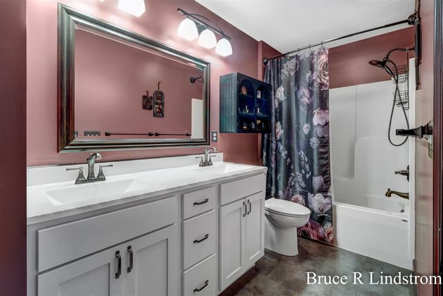 1157 Spruce Pointe Drive, Whitehall, MI 49461