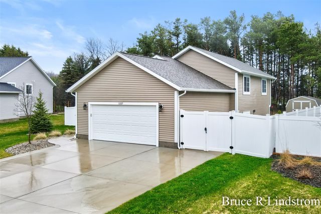 1157 Spruce Pointe Drive, Whitehall, MI 49461