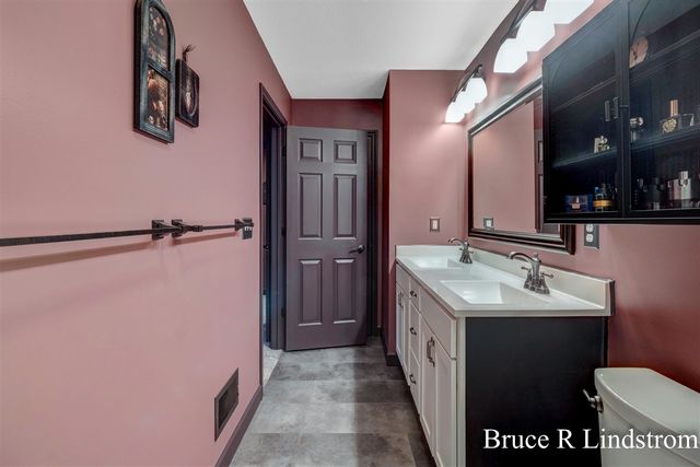 1157 Spruce Pointe Drive, Whitehall, MI 49461