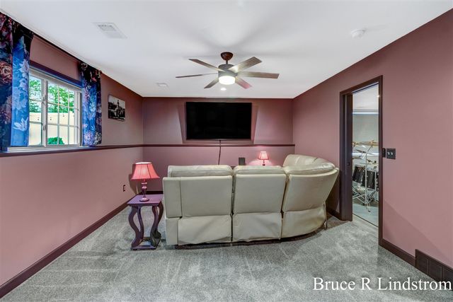 1157 Spruce Pointe Drive, Whitehall, MI 49461