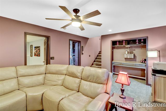 1157 Spruce Pointe Drive, Whitehall, MI 49461