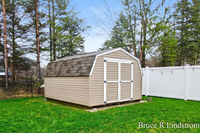 1157 Spruce Pointe Drive, Whitehall, MI 49461